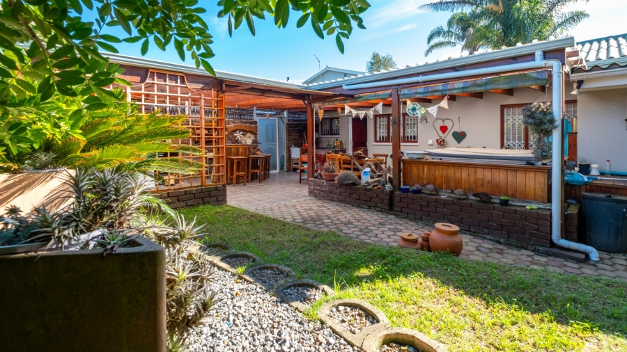 5 Bedroom Property for Sale in Denver Park Western Cape